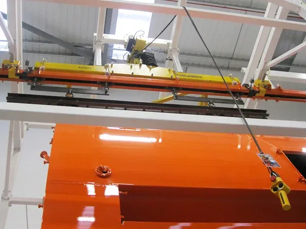 Johnston Sweepers elige Amber Conveyors Johnston Sweepers Chooses Amber Conveyors